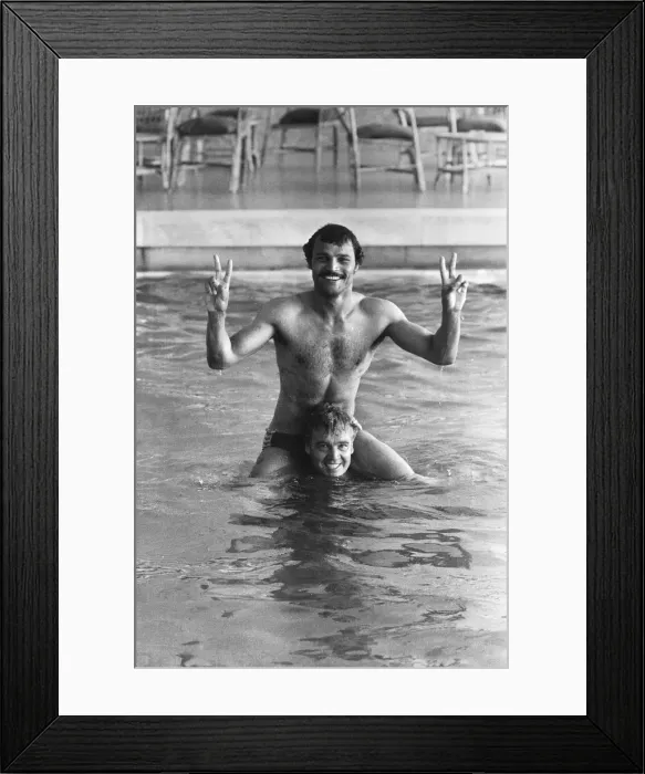 Framed Print : John Conteh vs Mate Parlov. WBC light-heavyweight title bout at Red Star Stadium