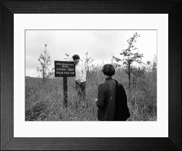 Framed Print : Children playing in the Lower Swansea Valley Project, Wales Framed Print : Children playing in the Lower Swansea Valley Project, Wales