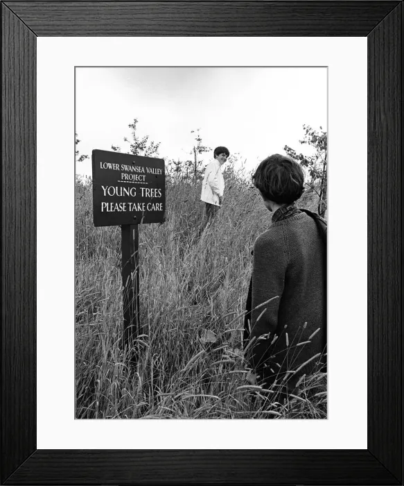 Framed Print : Children playing in the Lower Swansea Valley Project, Wales Framed Print : Children playing in the Lower Swansea Valley Project, Wales