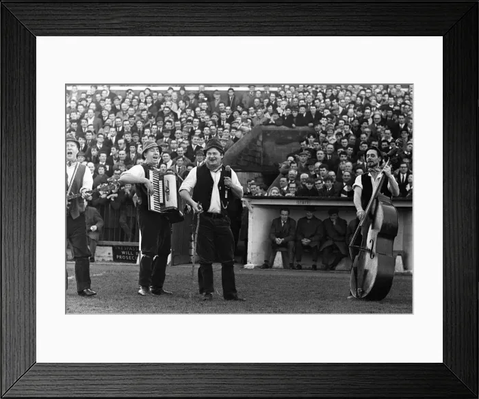 Framed Print : Adge Cutler and The Wurzels perform before the fans at the Bristol City ground Framed Print : Adge Cutler and The Wurzels perform before the fans at the Bristol City ground