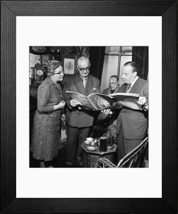 Framed Print : Ex Superintendent George Smith, Special Branch background pictures for Sunday Pictorial