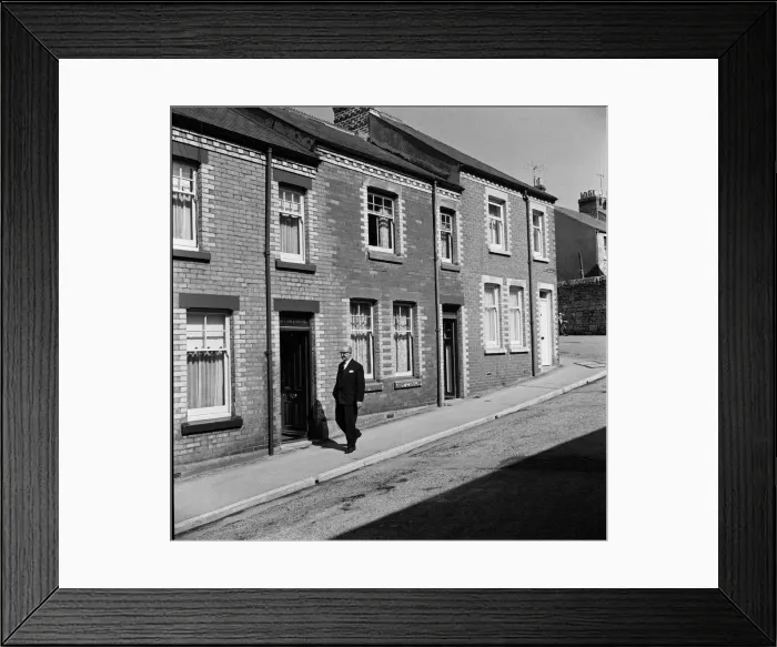 Framed Print : Ex Superintendent George Smith, Special Branch background pictures for Sunday Pictorial Framed Print : Ex Superintendent George Smith, Special Branch background pictures for Sunday Pictorial
