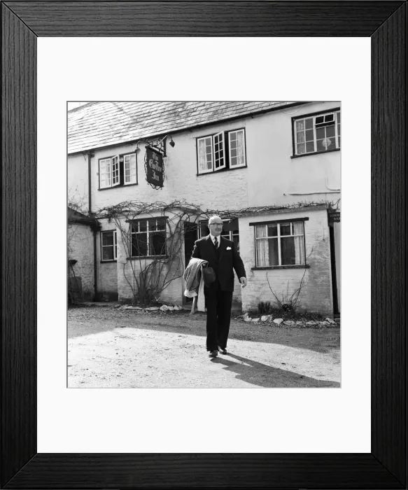 Framed Print : Ex Superintendent George Smith, Special Branch background pictures for Sunday Pictorial Framed Print : Ex Superintendent George Smith, Special Branch background pictures for Sunday Pictorial