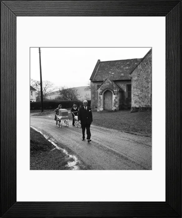 Framed Print : Ex Superintendent George Smith, Special Branch background pictures for Sunday Pictorial Framed Print : Ex Superintendent George Smith, Special Branch background pictures for Sunday Pictorial