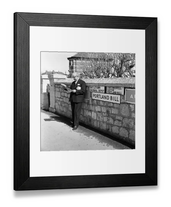 Framed Print : Ex Superintendent George Smith, Special Branch background pictures for Sunday Pictorial