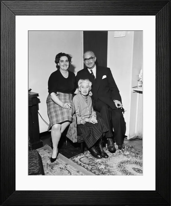 Framed Print : Ex Superintendent George Smith, Special Branch background pictures for Sunday Pictorial Framed Print : Ex Superintendent George Smith, Special Branch background pictures for Sunday Pictorial