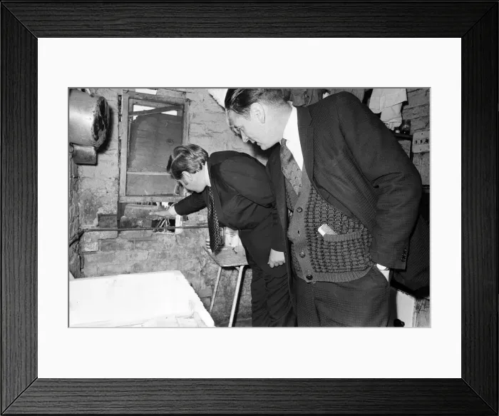 Framed Print : Member of Parliament for Birmingham Sparkbrook Roy Hattersley visits slum housing in Framed Print : Member of Parliament for Birmingham Sparkbrook Roy Hattersley visits slum housing in