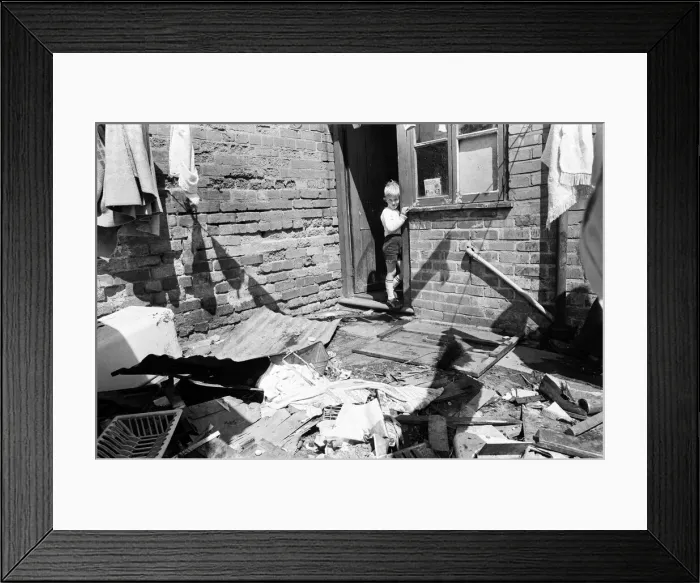Framed Print : Slum housing in Birmingham. 25th July 1970 Framed Print : Slum housing in Birmingham. 25th July 1970