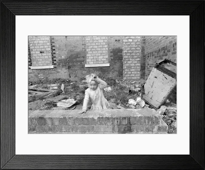 Framed Print : Slum housing in Birmingham. 25th July 1970 Framed Print : Slum housing in Birmingham. 25th July 1970
