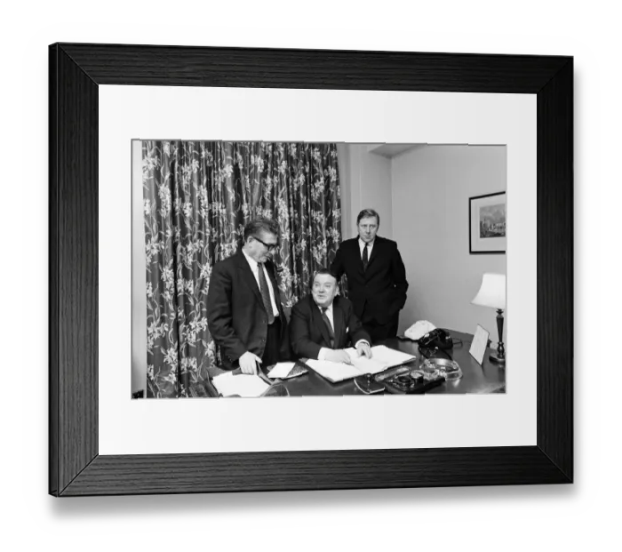 Framed Print : Minister of Labour Mr. Ray Gunter and is two new Parliamentary Secretaries Ernest