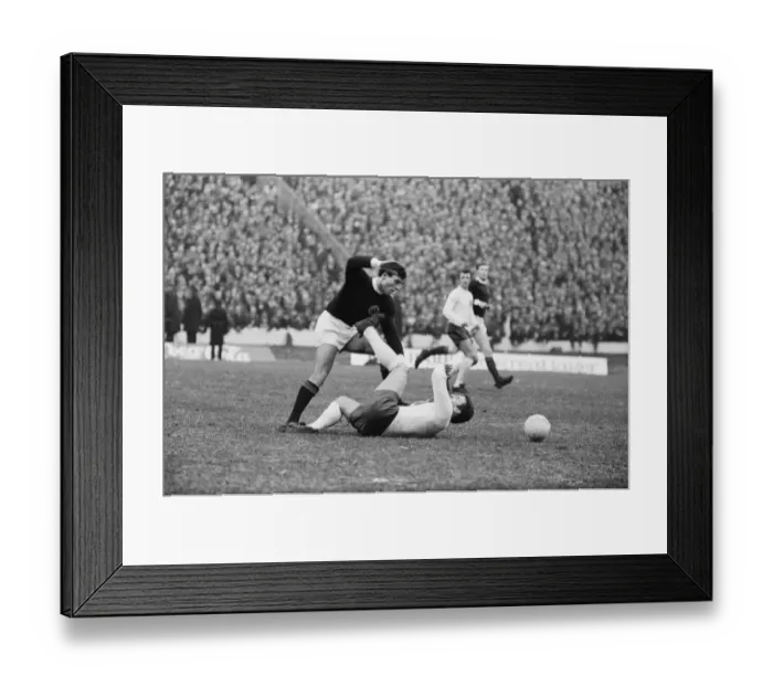 Framed Print : Scotland 1 v England 1. UEFA European Championship Group 8 match at Hampden Park Framed Print : Scotland 1 v England 1. UEFA European Championship Group 8 match at Hampden Park