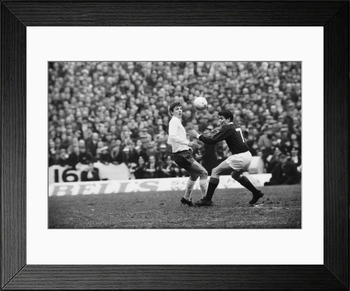 Framed Print : Scotland 1 v England 1. UEFA European Championship Group 8 match at Hampden Park