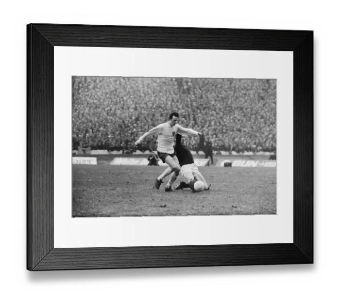 Framed Print : Scotland 1 v England 1. UEFA European Championship Group 8 match at Hampden Park Framed Print : Scotland 1 v England 1. UEFA European Championship Group 8 match at Hampden Park