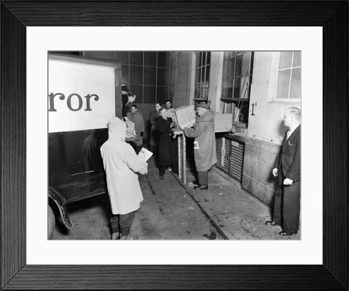 Framed Print : Production of the Daily Mirror newspaper, Geraldine House, Fetter Lane, London Framed Print : Production of the Daily Mirror newspaper, Geraldine House, Fetter Lane, London
