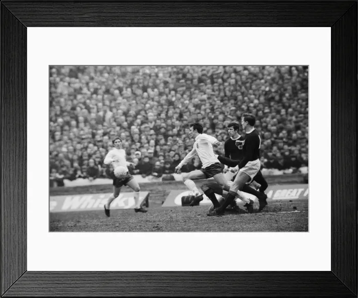 Framed Print : Scotland 1 v England 1. UEFA European Championship Group 8 match at Hampden Park Framed Print : Scotland 1 v England 1. UEFA European Championship Group 8 match at Hampden Park