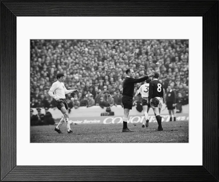 Framed Print : Scotland 1 v England 1. UEFA European Championship Group 8 match at Hampden Park Framed Print : Scotland 1 v England 1. UEFA European Championship Group 8 match at Hampden Park