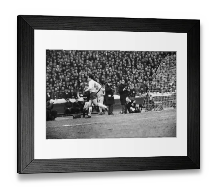 Framed Print : Scotland 1 v England 1. UEFA European Championship Group 8 match at Hampden Park Framed Print : Scotland 1 v England 1. UEFA European Championship Group 8 match at Hampden Park