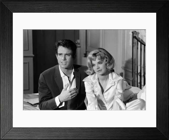 Framed Print : Susannah York and Warren Beatty on the set of Kaleidoscope Framed Print : Susannah York and Warren Beatty on the set of Kaleidoscope