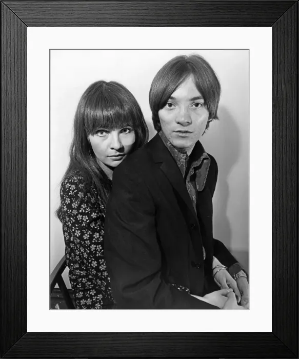 Framed Print : Steve Marriott, lead singer with The Small Faces pictured with his new girlfriend Framed Print : Steve Marriott, lead singer with The Small Faces pictured with his new girlfriend