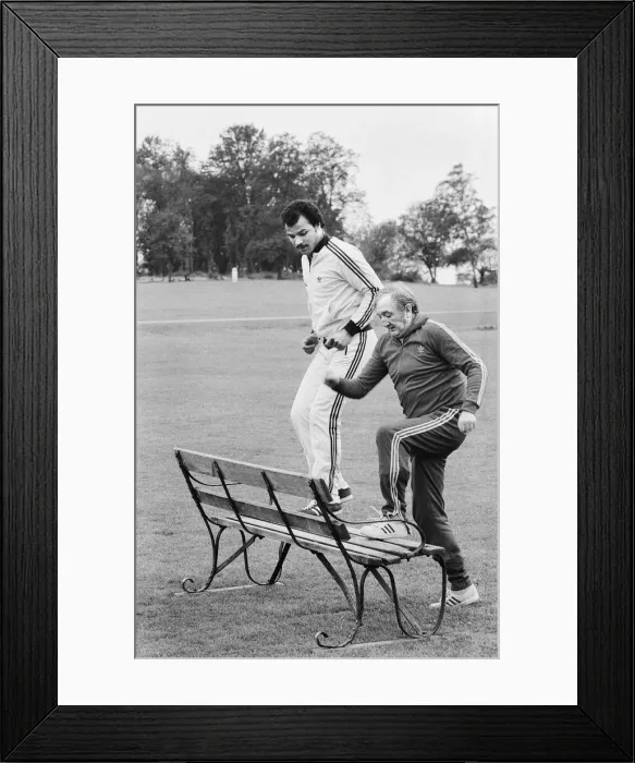 Framed Print : Boxer John Conteh and Ronald Fraser training for a forthcoming film Framed Print : Boxer John Conteh and Ronald Fraser training for a forthcoming film
