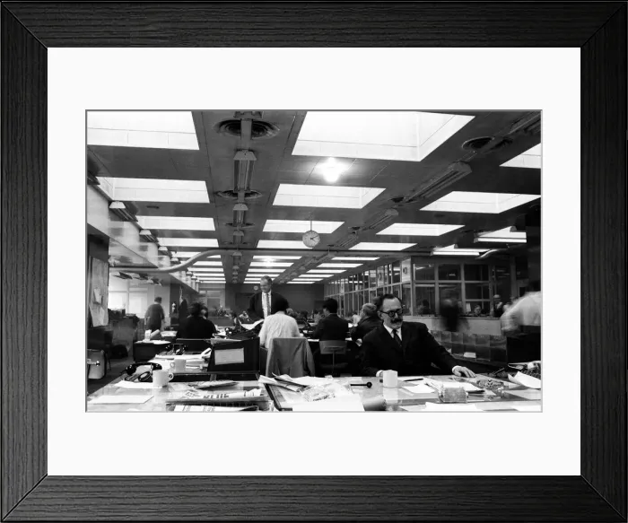 Framed Print : Daily Mirror editorial floor, Holborn, London. 9th December 1970 Framed Print : Daily Mirror editorial floor, Holborn, London. 9th December 1970
