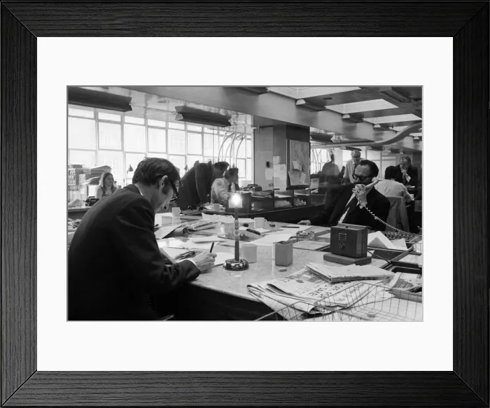 Framed Print : Daily Mirror editorial floor during a power cut, Holborn, London. 9th December 1970 Framed Print : Daily Mirror editorial floor during a power cut, Holborn, London. 9th December 1970