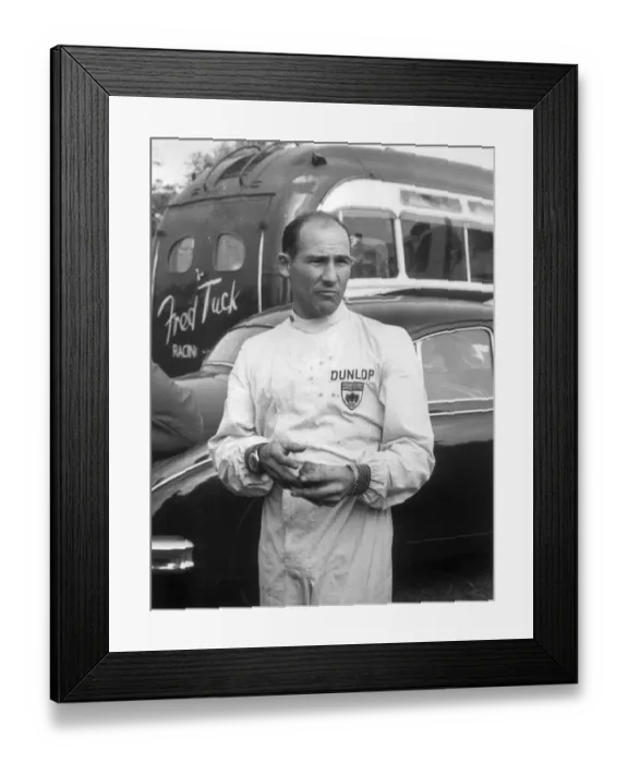 Framed Print : STIRLING MOSS IN CONVERSATION AT OULTON PARK - 25 / 09 / 1959 ----- Framed Print : STIRLING MOSS IN CONVERSATION AT OULTON PARK - 25 / 09 / 1959 -----