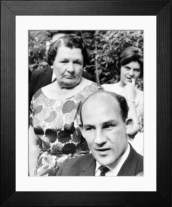 Framed Print : Stirling Moss ex-racing driver A©Mirrorpix Framed Print : Stirling Moss ex-racing driver A©Mirrorpix