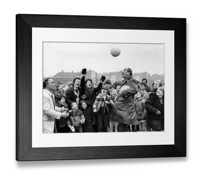 Framed Print : Bobby Charlton. (ex footballer for Manchester United and England Framed Print : Bobby Charlton. (ex footballer for Manchester United and England