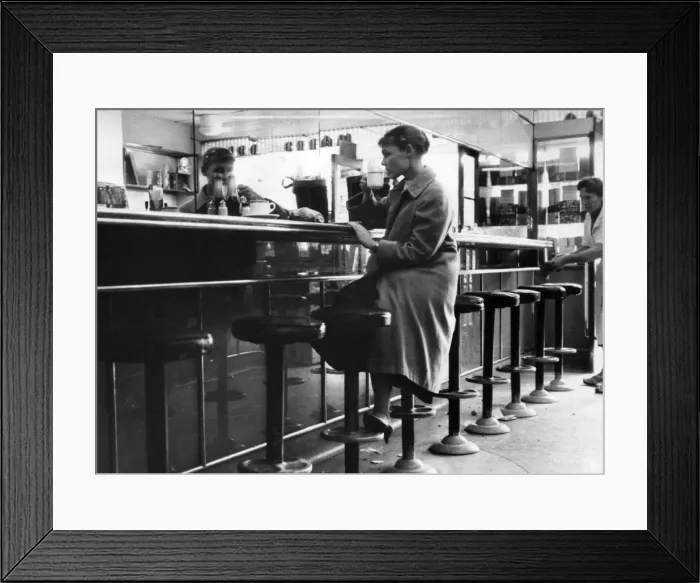 Framed Print : JUDI DENCH ARCHIVE - PICTURED IN 1957 Framed Print : JUDI DENCH ARCHIVE - PICTURED IN 1957