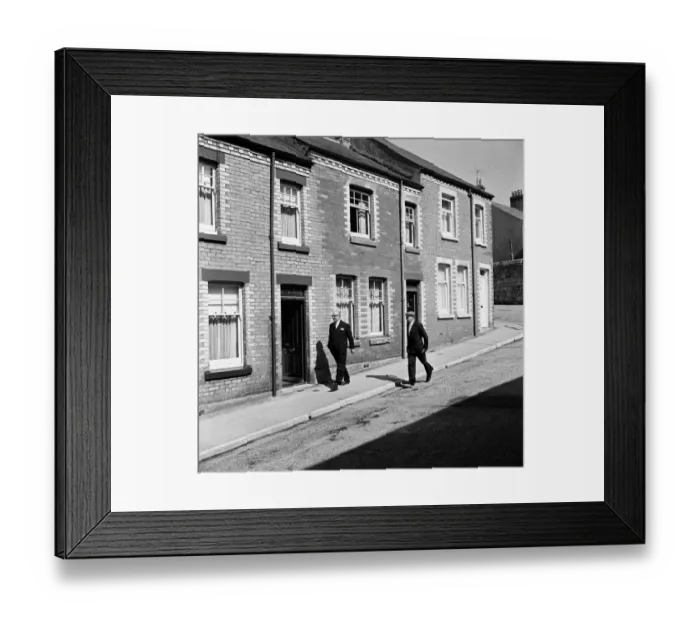 Framed Print : Ex Superintendent George Smith, Special Branch background pictures for Sunday Pictorial Framed Print : Ex Superintendent George Smith, Special Branch background pictures for Sunday Pictorial