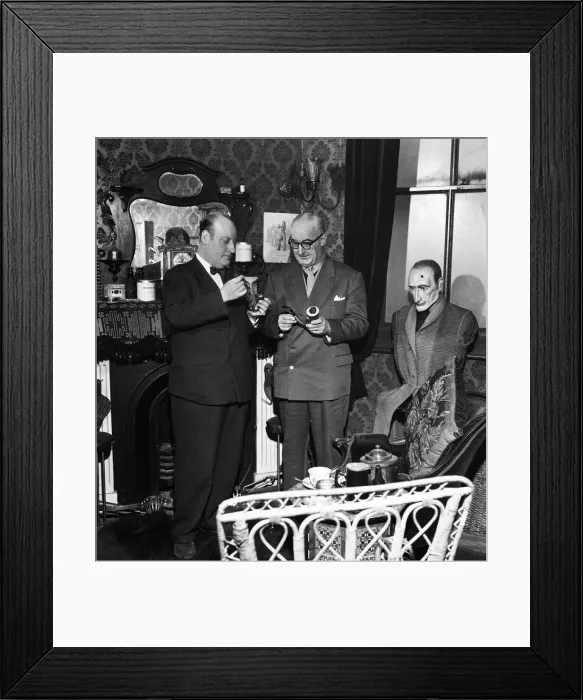 Framed Print : Ex Superintendent George Smith, Special Branch background pictures for Sunday Pictorial Framed Print : Ex Superintendent George Smith, Special Branch background pictures for Sunday Pictorial