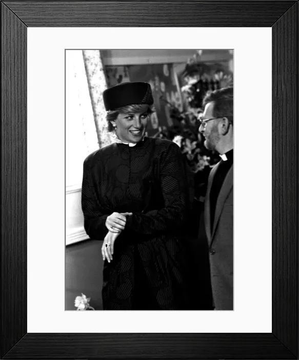 Framed Print : THE PRINCESS OF WALES ARRIVES AT FUNCTION DURING HER VISIT TO TYNESIDE - 1983 Framed Print : THE PRINCESS OF WALES ARRIVES AT FUNCTION DURING HER VISIT TO TYNESIDE - 1983