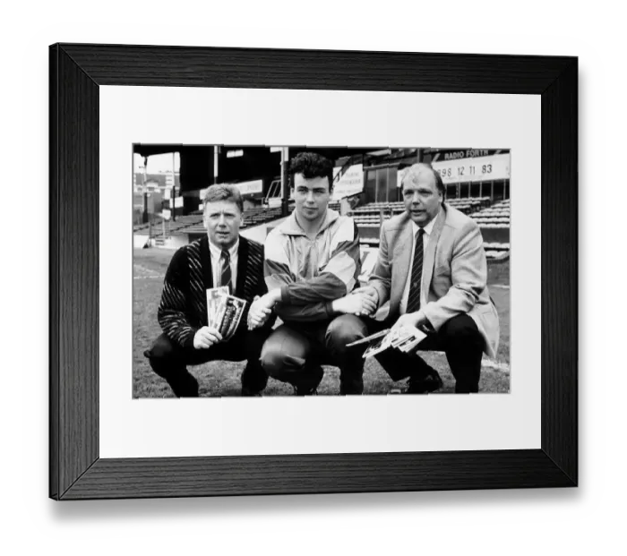 Framed Print : Alan McLaren flanked by manager Alex MacDonald and Chairman Wallace Mercer football