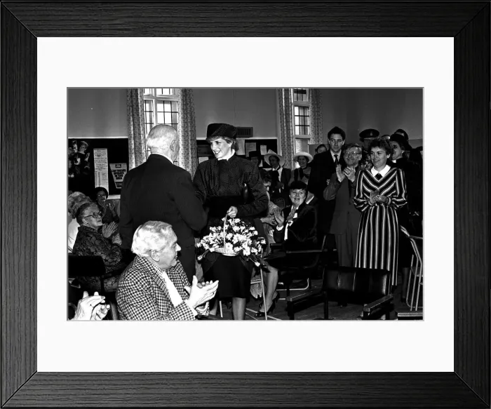 Framed Print : THE PRINCESS OF WALES ARRIVES AT FUNCTION DURING HER VISIT TO TYNESIDE - 1983 Framed Print : THE PRINCESS OF WALES ARRIVES AT FUNCTION DURING HER VISIT TO TYNESIDE - 1983