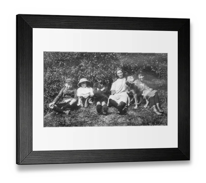 Framed Print : Fee £100 for online and £200 for print Bob Weighton - worlds oldest man