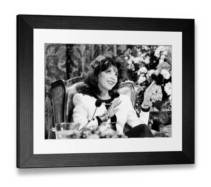 Framed Print : Joan Collins, actress - 12 / 10 / 1988 Framed Print : Joan Collins, actress - 12 / 10 / 1988