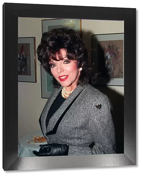 JOAN COLLINS - ACTRESS AT A LUNCH AT THE SAVOY HOTEL 25  /  11  /  1994