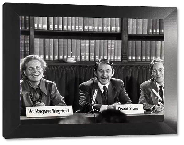 MRS. MARGARET WINGFIELD AND DAVID STEELE AT LIBERAL PARTY PRESS CONFERENCE 27  /  09  /  1974