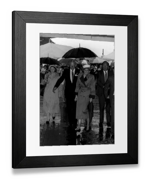 Framed Print : PRINCESS DIANA AT STONELEIGH - 07 / 07 / 1988 Framed Print : PRINCESS DIANA AT STONELEIGH - 07 / 07 / 1988