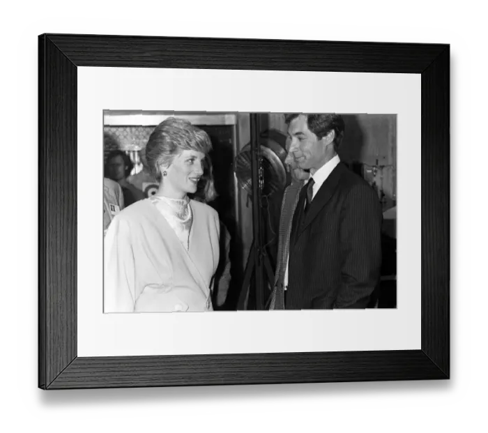 Framed Print : PRINCESS DIANA WITH TIM DALTON ON THE SET OF THE LIVING DAYLIGHTS Framed Print : PRINCESS DIANA WITH TIM DALTON ON THE SET OF THE LIVING DAYLIGHTS