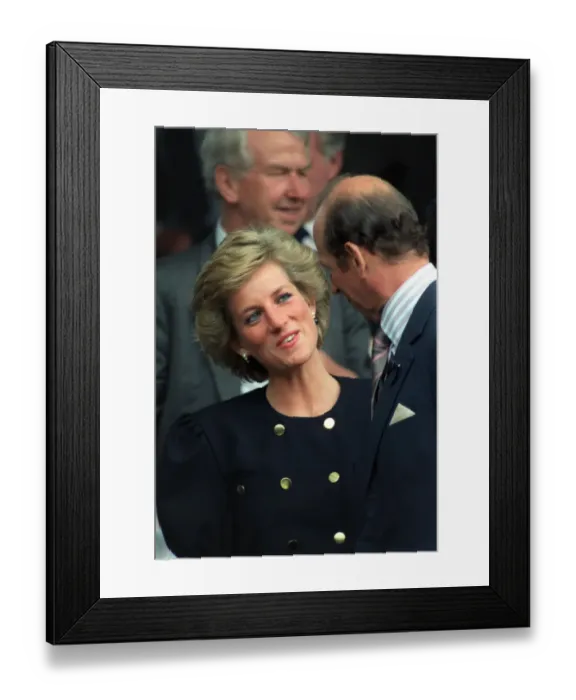 Framed Print : DIANA, THE PRINCESS OF WALES AT WIMBLEDON TENNIS CHAMPIONSHIPS - JULY 1990