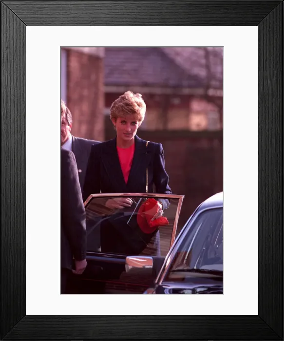 Framed Print : DIANA PRINCESS OF WALES GETTING INTO CAR OUTSIDE THE RED CROSS CENTRE IN NORTH LONDON Framed Print : DIANA PRINCESS OF WALES GETTING INTO CAR OUTSIDE THE RED CROSS CENTRE IN NORTH LONDON
