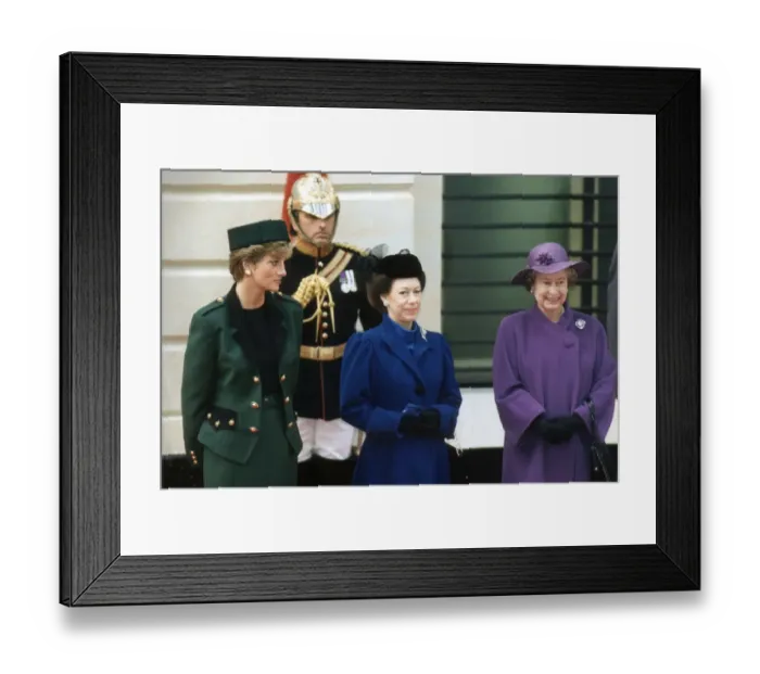 Framed Print : THE QUEEN, PRINCESS MARGARET AND PRINCESS DIANA AT VICTORIA STATION WAITING FOR Framed Print : THE QUEEN, PRINCESS MARGARET AND PRINCESS DIANA AT VICTORIA STATION WAITING FOR
