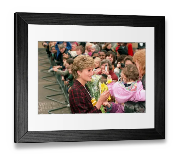 Framed Print : Diana, Princess of Wales, visits the Davies Centre, Battersea, 2nd May 1991