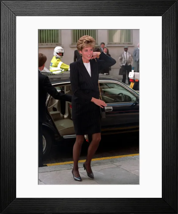 Framed Print : PRINCESS OF WALES VISITING HOME OFFICE WEARING PIN STRIPE SUIT 1993