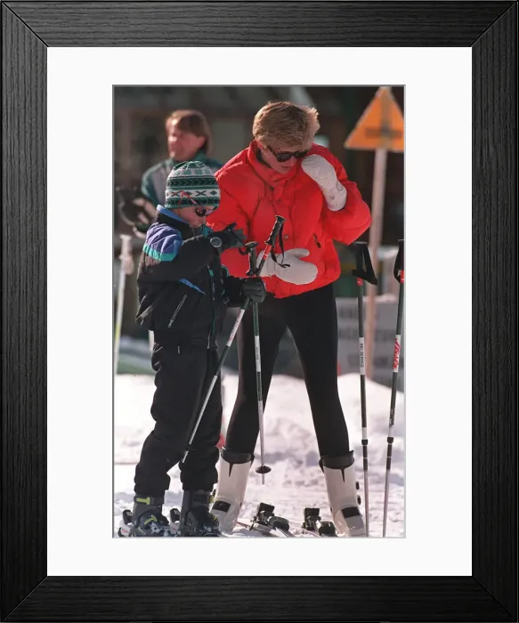 Framed Print : PRINCESS OF WALES WITH SON PRINCE HARRY AS THEY TAKE A SKIING HOLIDAY IN LECH