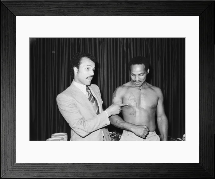 Framed Print : John Conteh meets stand in opponent Leonadro Rodgers for the first time Framed Print : John Conteh meets stand in opponent Leonadro Rodgers for the first time