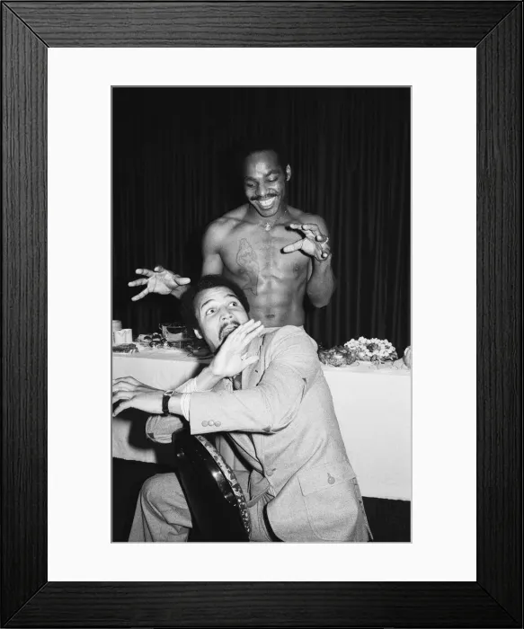 Framed Print : John Conteh meets stand in opponent Leonadro Rodgers for the first time Framed Print : John Conteh meets stand in opponent Leonadro Rodgers for the first time