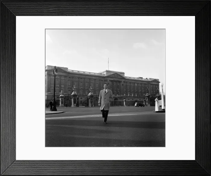 Framed Print : Magician Fred Kaps who appeared before forty guests at St James Palace to celebrate Framed Print : Magician Fred Kaps who appeared before forty guests at St James Palace to celebrate